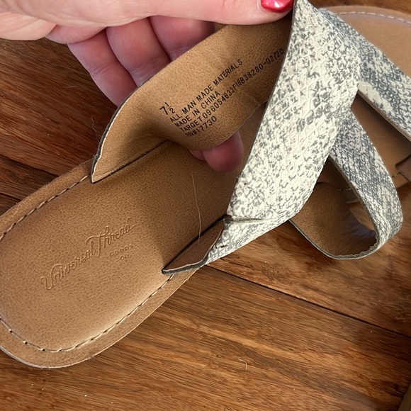 Three strap sandals - Picture 4 of 4